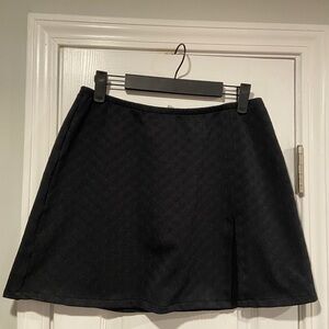 Black Textured Stretch Pull On Front Side Slit Size M Unlined Mini Skirt